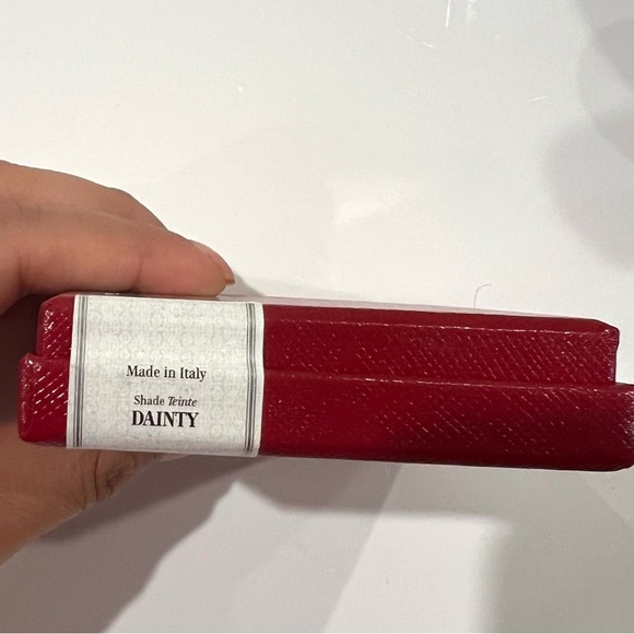 Kjaer Weis Cream Foundation Dainty - Picture 3 of 6